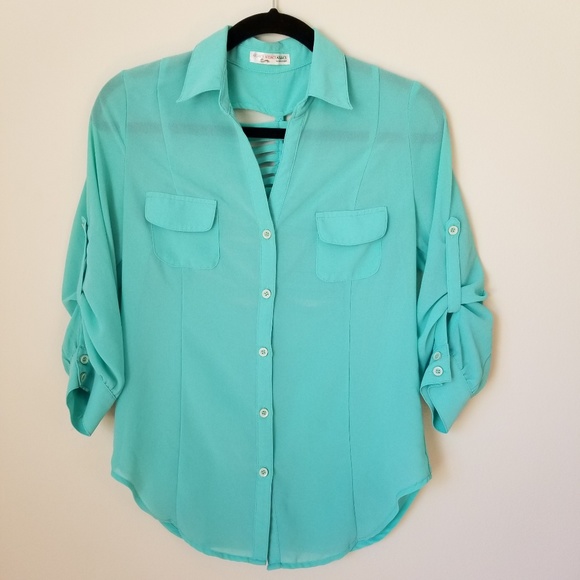 Agaci Button-Down Blouse - Picture 2 of 5